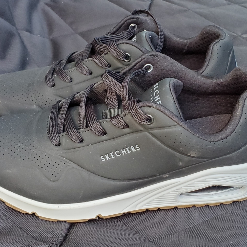 Sketchers runners
